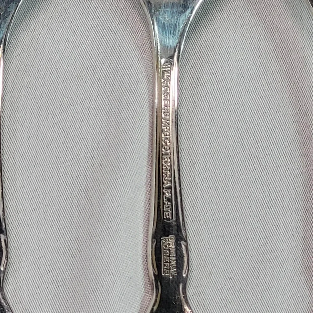 Camelot‎ Melody Silverplate Pattern Set of 4 Salad Forks Floral Scroll VTG 1954